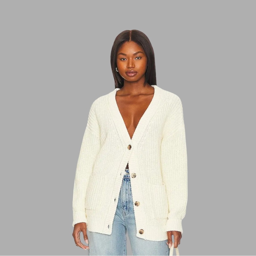 CALLAHAN The Cardigan in Creme